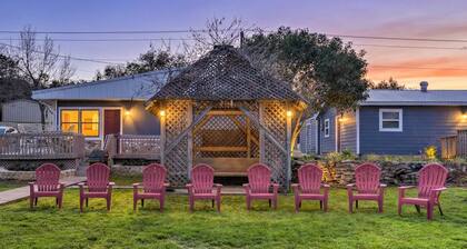 Casa del Lago! Lakefront Retreat with Semi-Private Cove, Deck, and Firepit - Ideal for R&R!