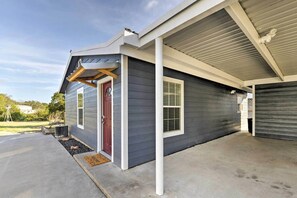 Exterior detail - Tranquil Escape at Casita del Lago Azul - Lakefront Serenity with Semi-Private Cove & Fire Pit (Clifton)