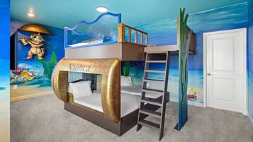 5 bedrooms, cots/infant beds, free WiFi