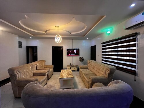 CampDavid Luxury Apartments - 15 minutes from the MM International Airport Lagos