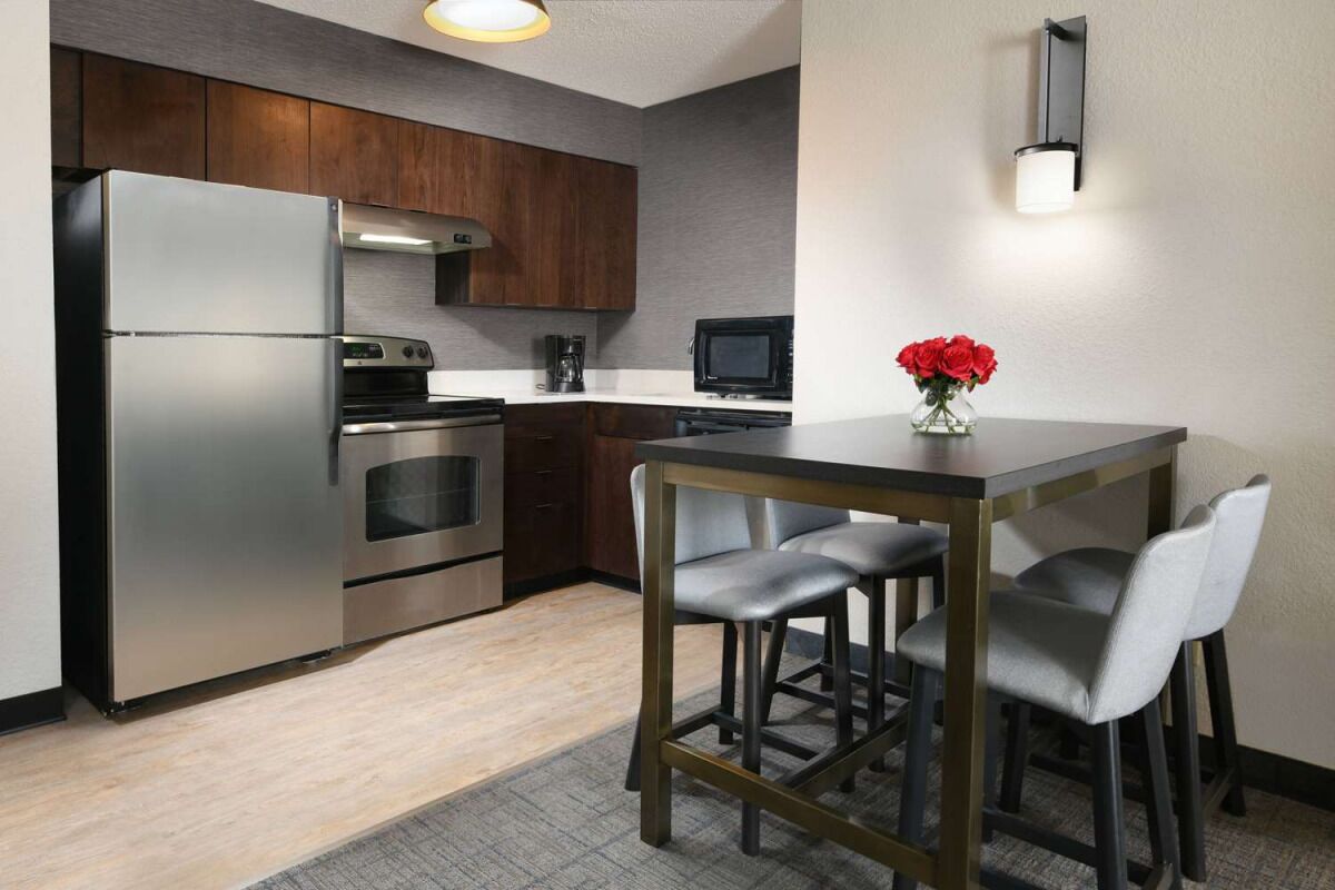 Walking Distance to Altitude Trampoline Park! W/ FREE Breakfast & Parking, Pool!