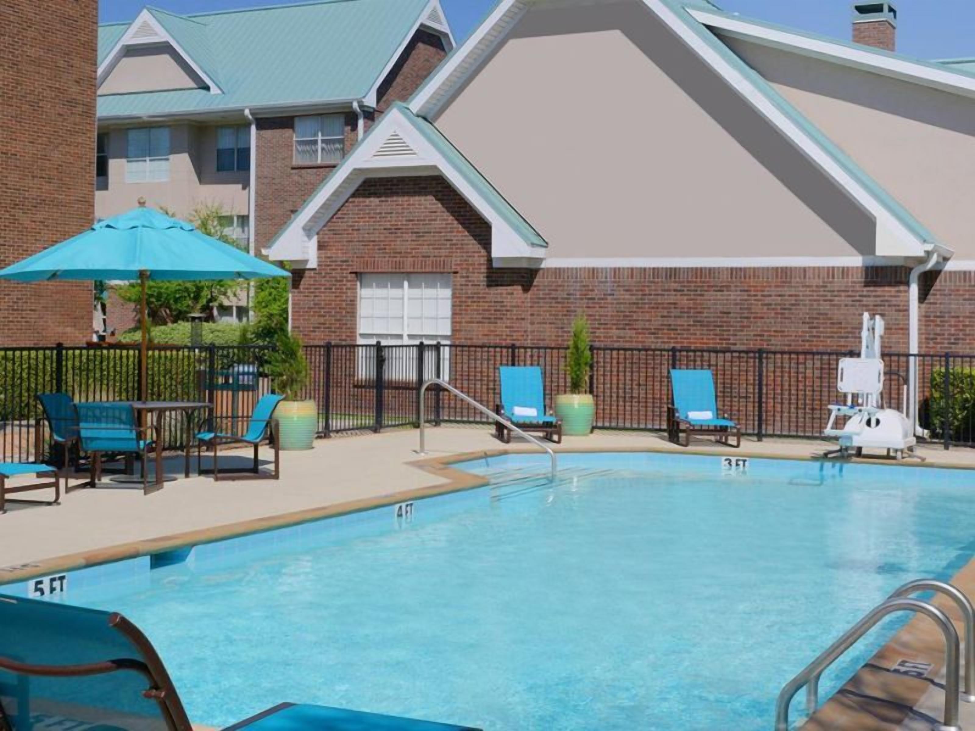Walking Distance to Altitude Trampoline Park! W/ FREE Breakfast & Parking, Pool!