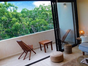 Apartment, 1 Bedroom, Accessible, Balcony | Living room