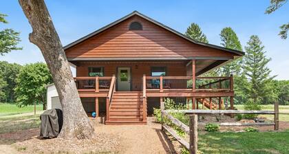 Inviting home with game room, firepit, full kitchen, & W/D