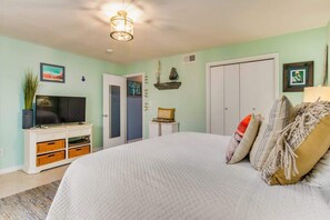 Iron/ironing board, free WiFi, bed sheets