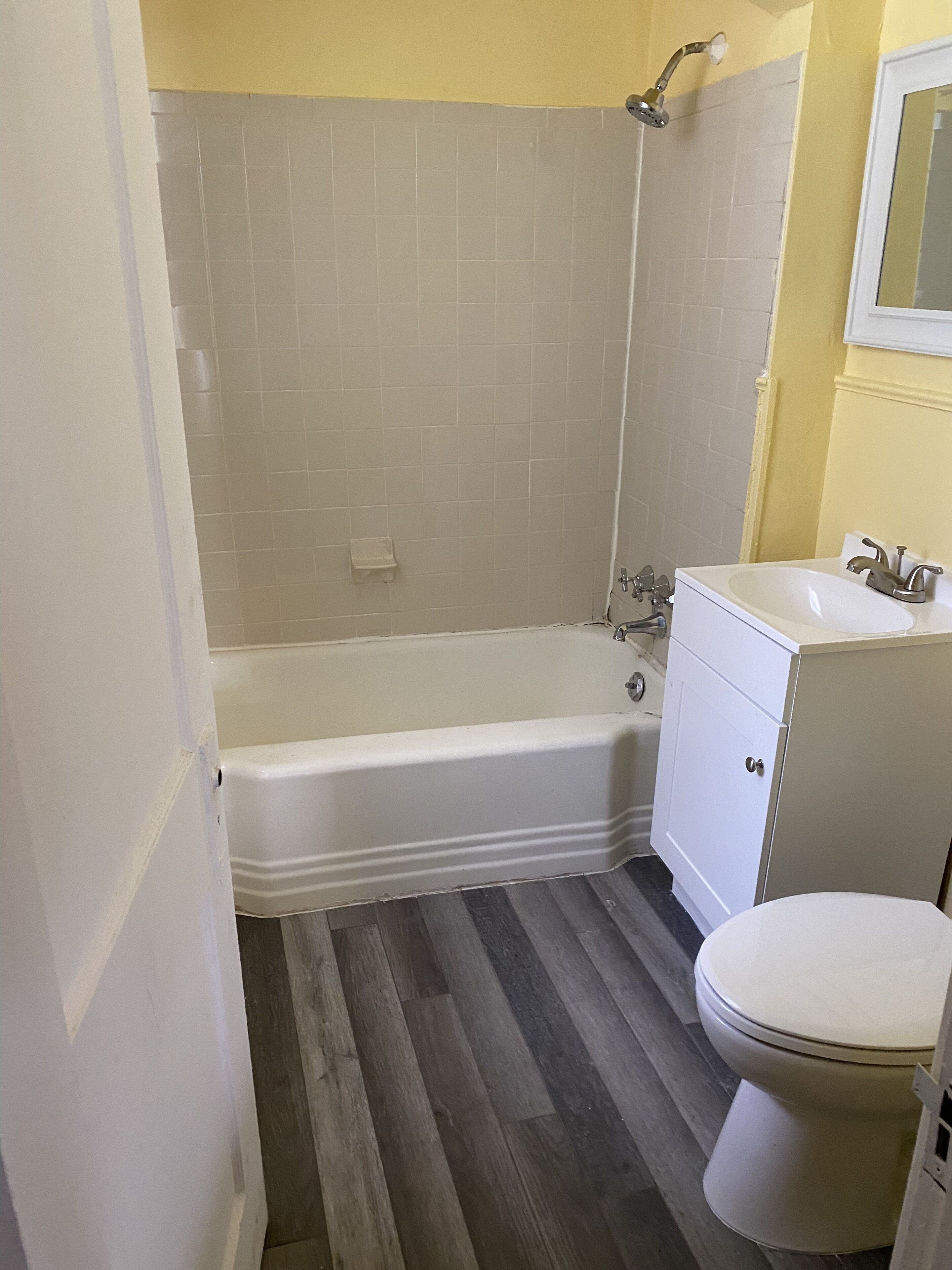 Spacious 3 bedroom brick  2 baths sleeps 6-8