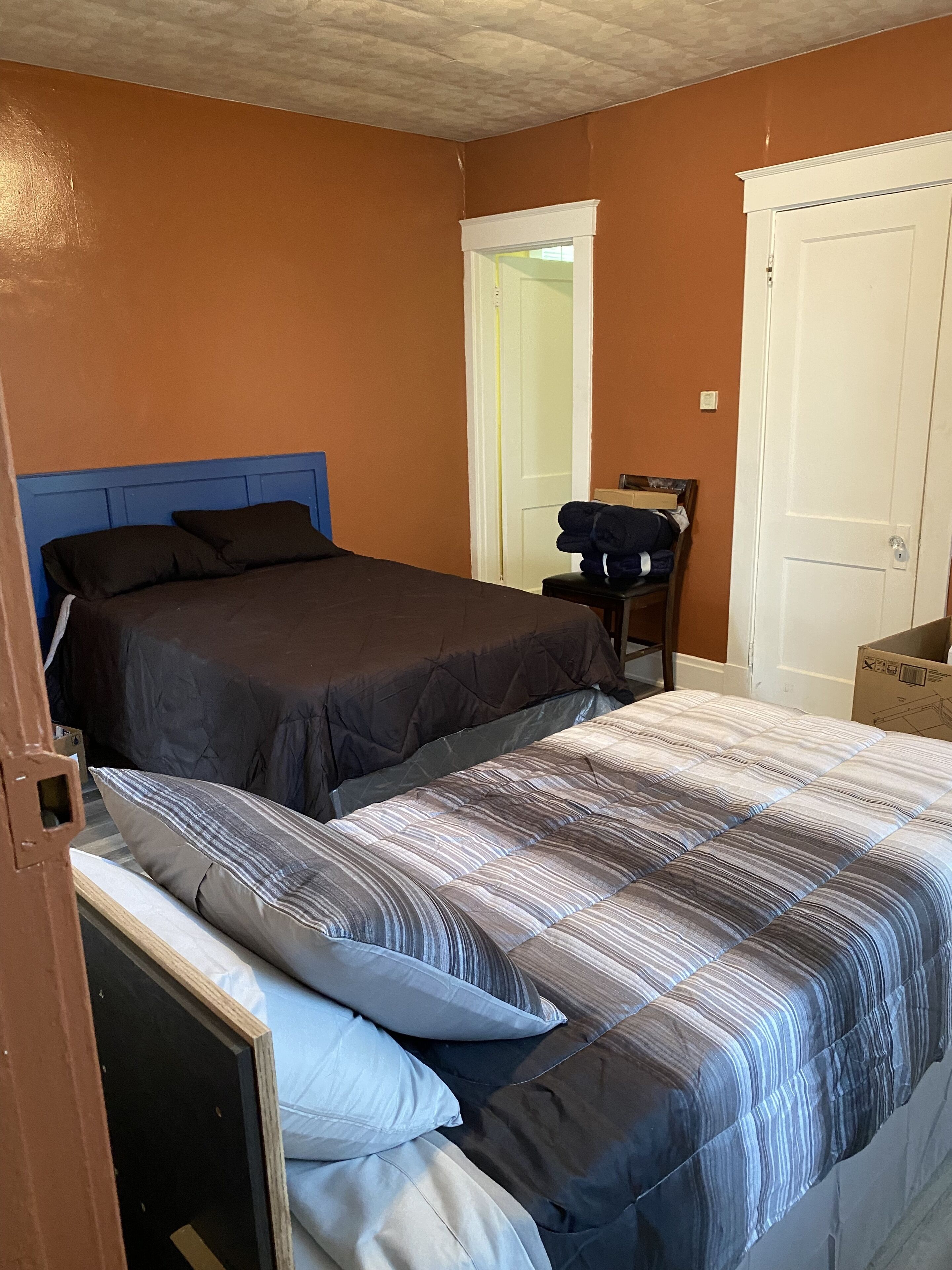 Spacious 3 bedroom brick  2 baths sleeps 6-8