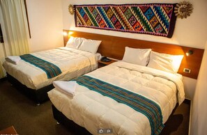 Quarto duplo standard | Edredons de pluma, Wi-Fi de cortesia