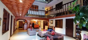 32-inch Smart TV with cable channels, TV - Hotel Urpi Inn By Hoteles Romero (Cusco)