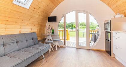 High Farm Deluxe Pod