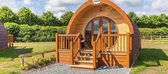 High Farm Deluxe Pod (Hot Tub)
