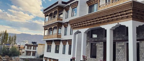 Fachada da propriedade