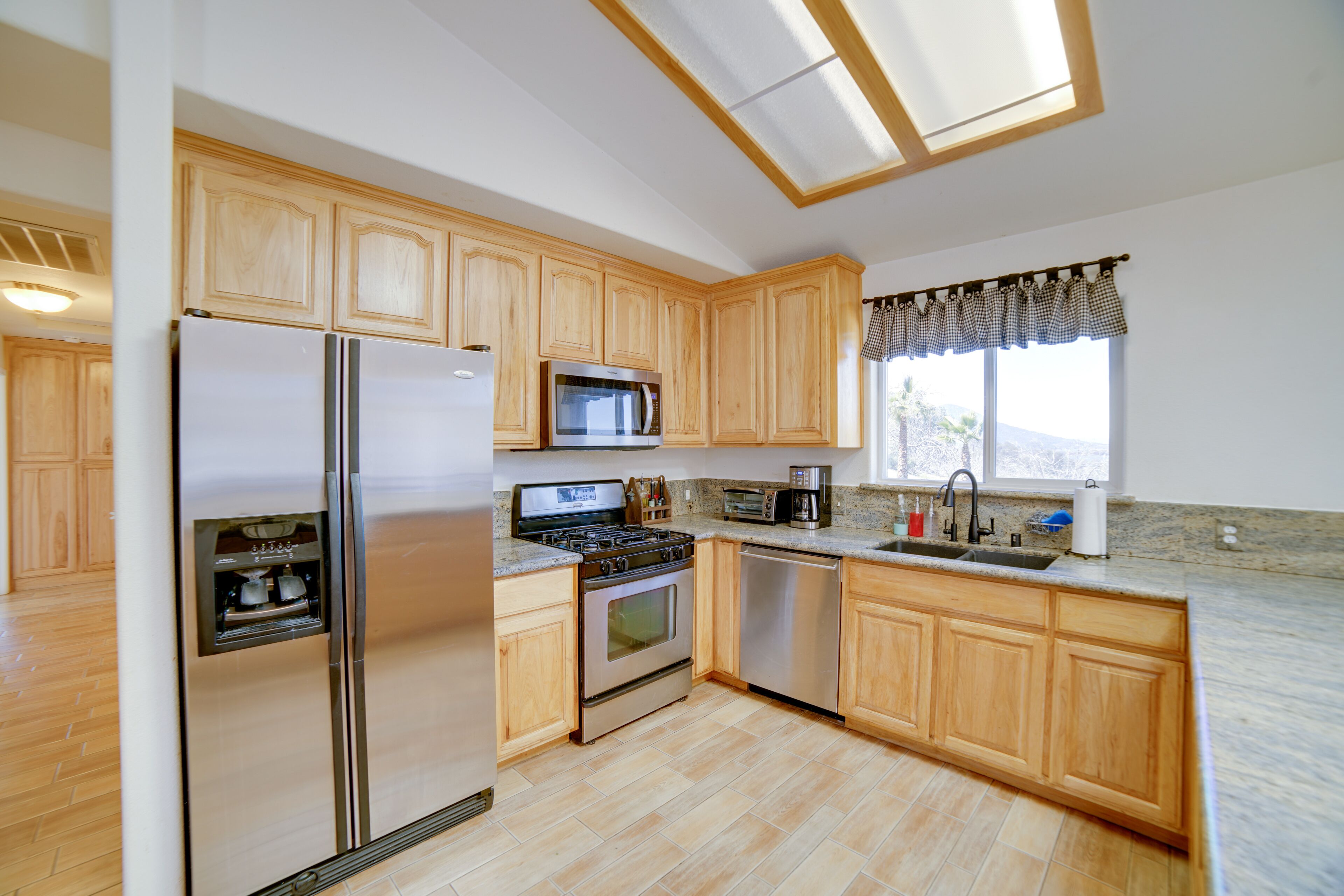 Pet-Friendly Clearlake Oaks Vacation Home w/ Pool!