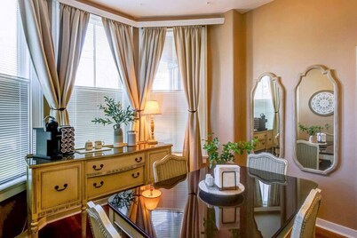 Downtown Historic Apartment with Modern Flair