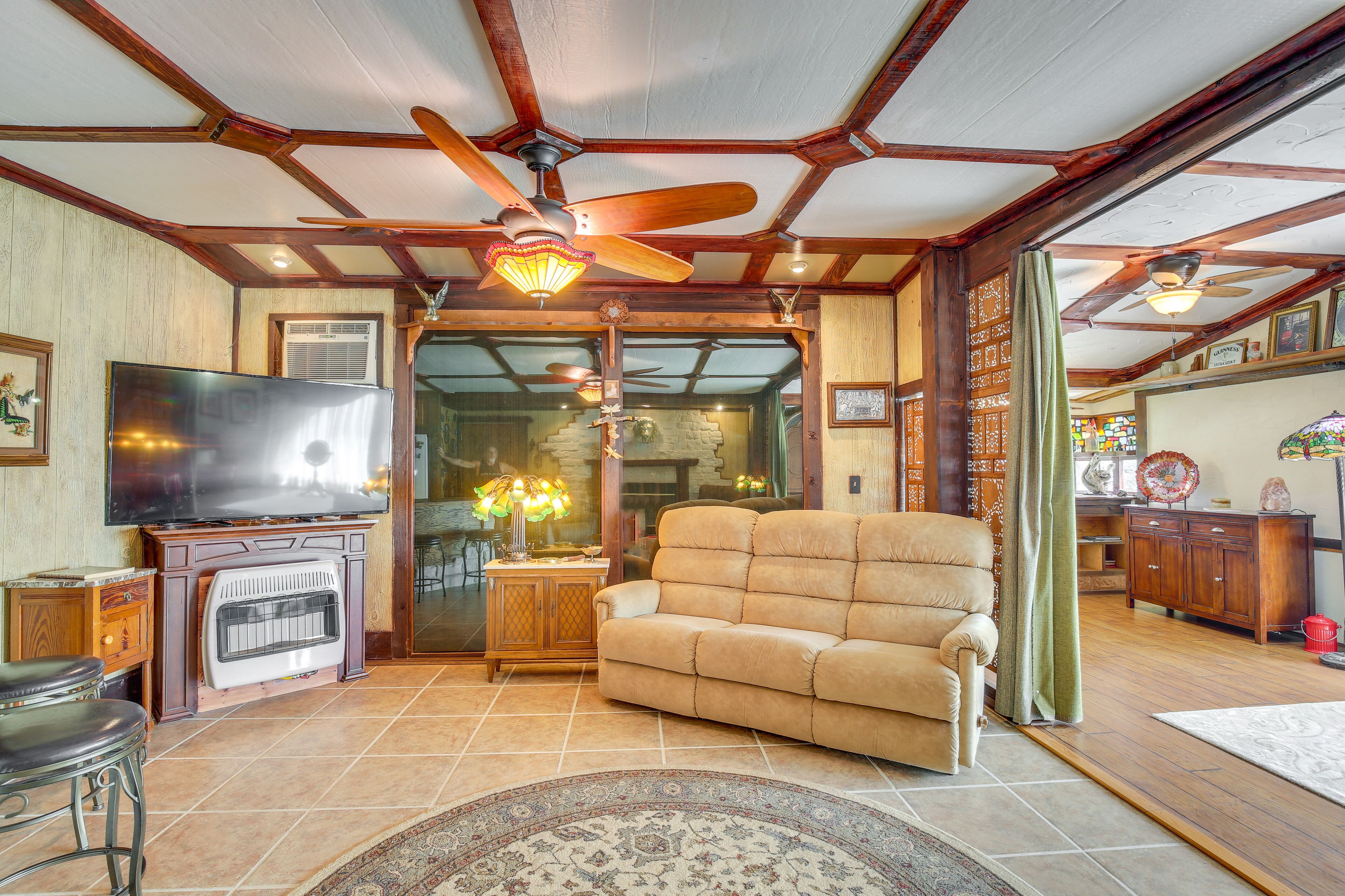 Kerrville Vacation Rental w/ Colorful Courtyard!