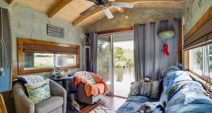 Bay St Louis Houseboat 6 Mi to Old Town & Beach!