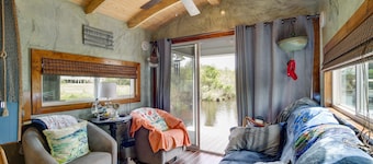 Bay St Louis Houseboat 6 Mi to Old Town & Beach!