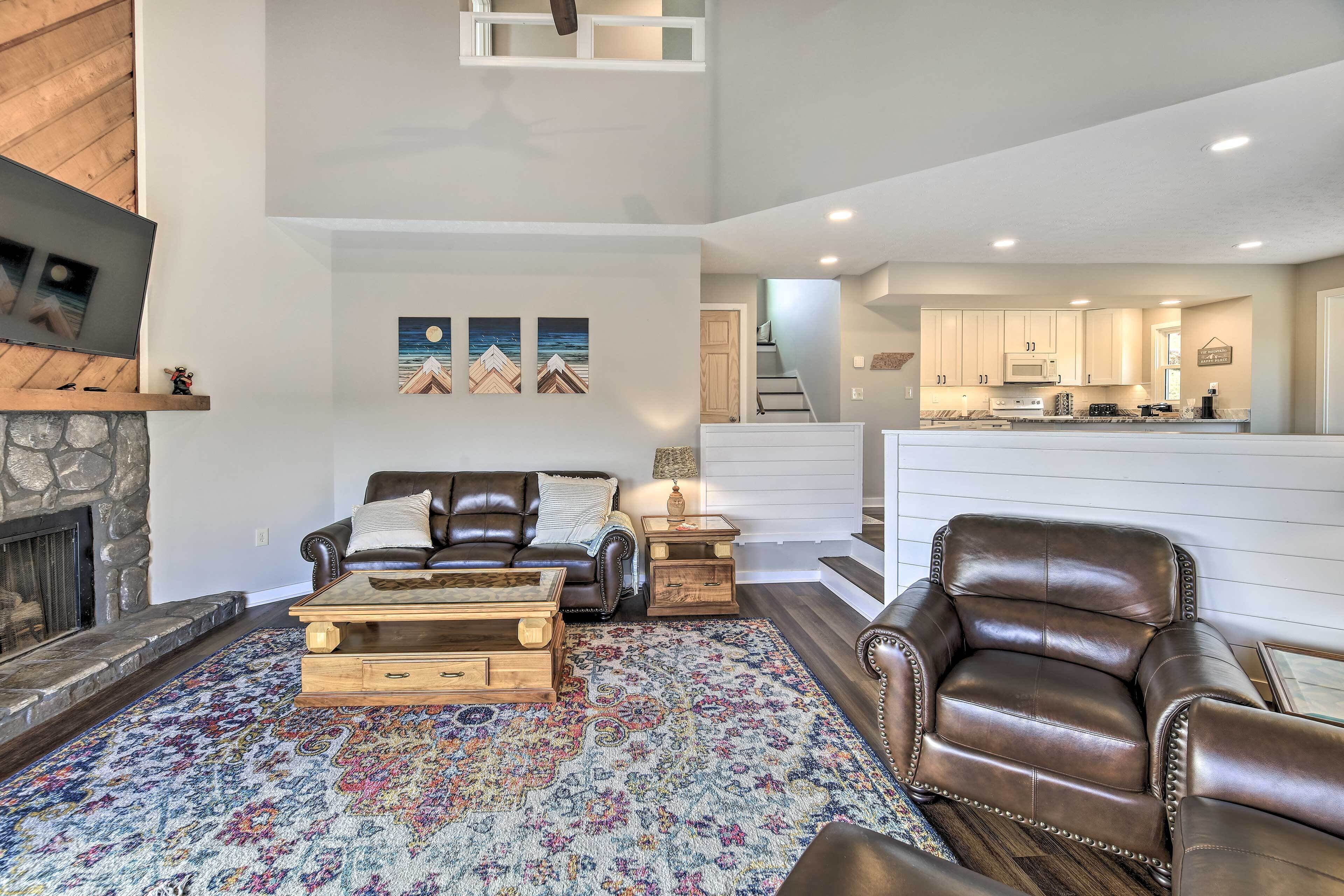 Updated Kingsport Home w/ Deck + Mtn Views!