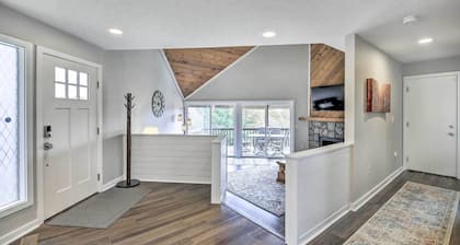 Deck & Mtn Views: 'Fain Chalet' in Kingsport