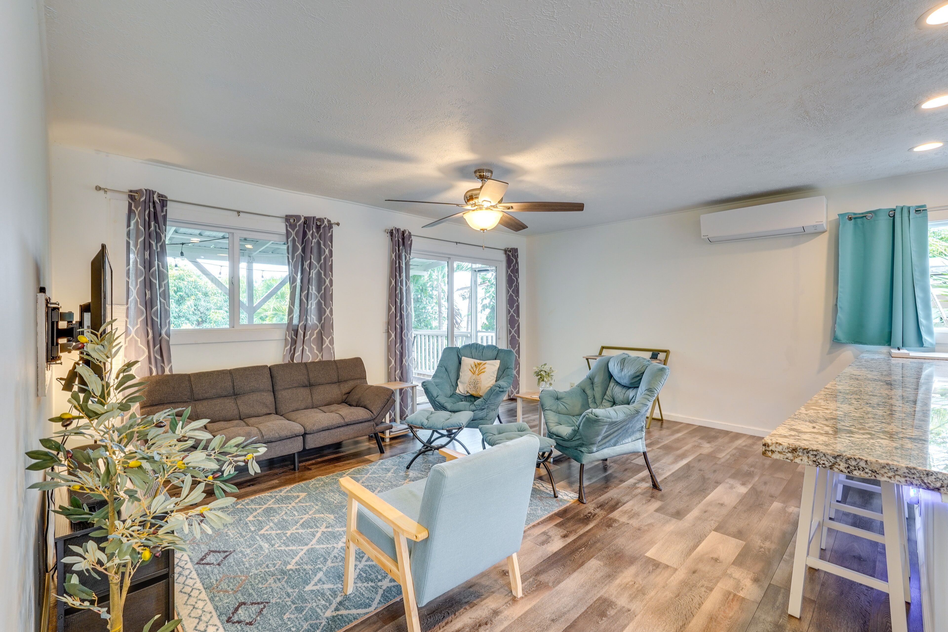 Lovely Kailua-Kona Home ~ 2 Mi to Town & Beach!