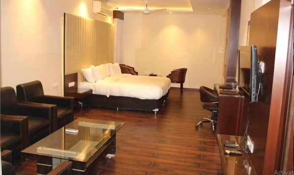 Classic-Zimmer | Laptopgeeigneter Arbeitsplatz, schallisolierte Zimmer, kostenloses WLAN