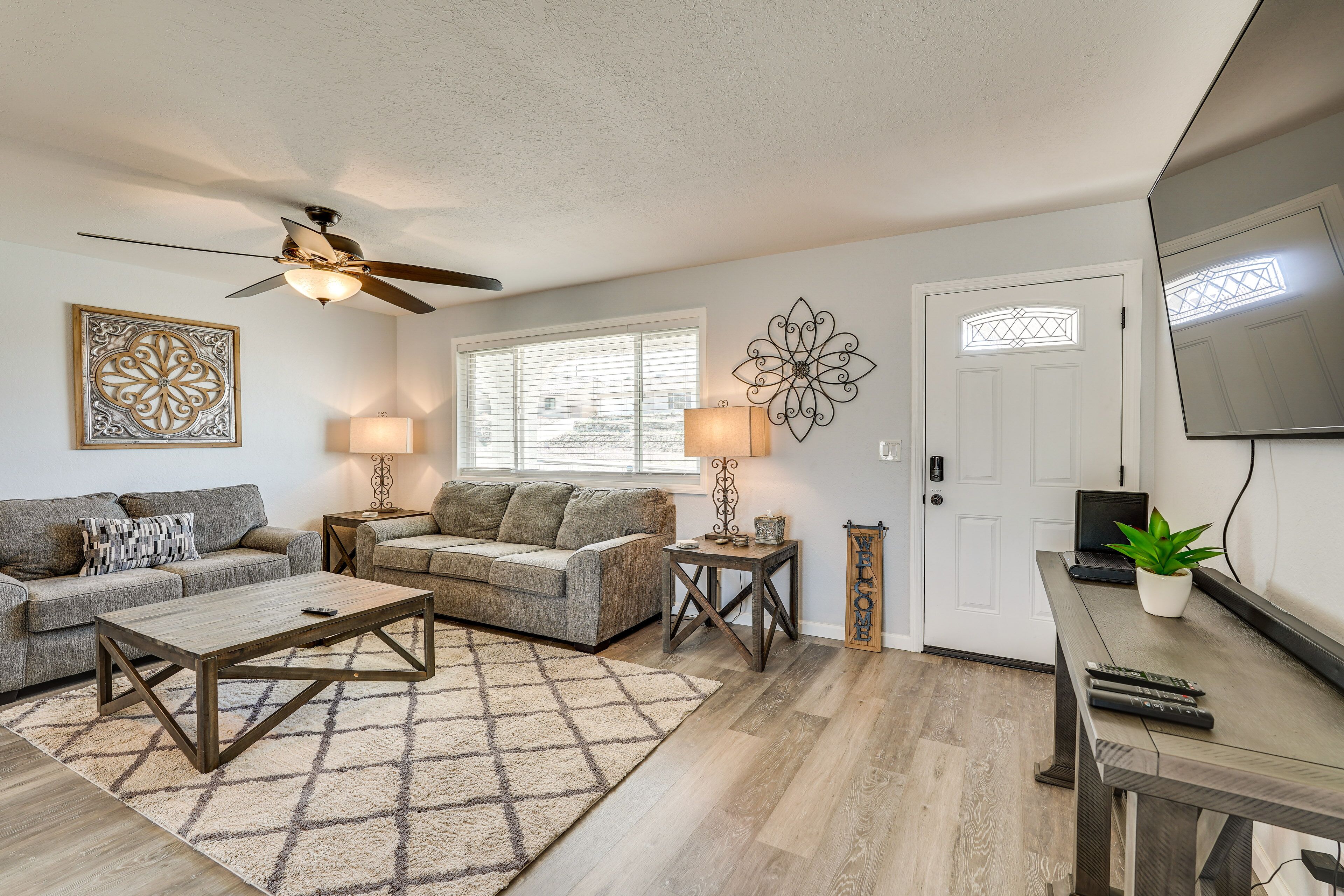 Charming Home w/ Patio - 2 Mi to Lake Havasu!