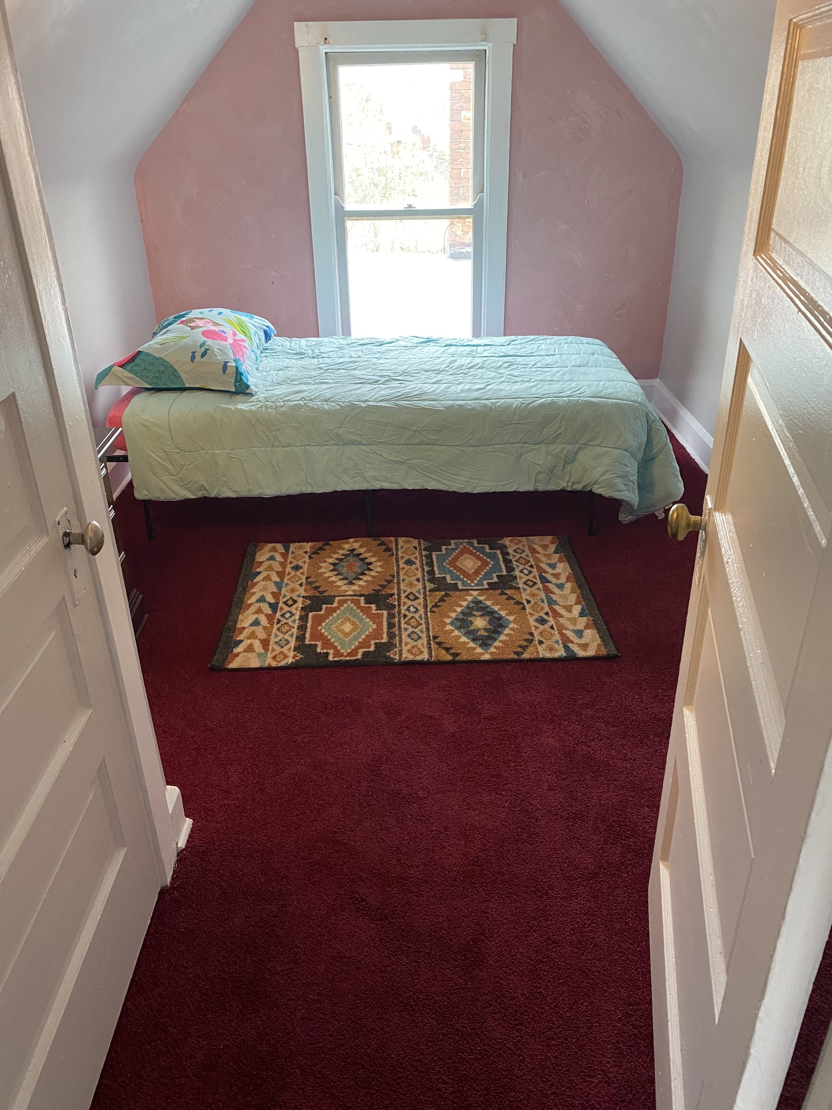 Charming 3 bedroom brick duplex. 2 floors 4 beds sleeps 6. Washer & dryer 