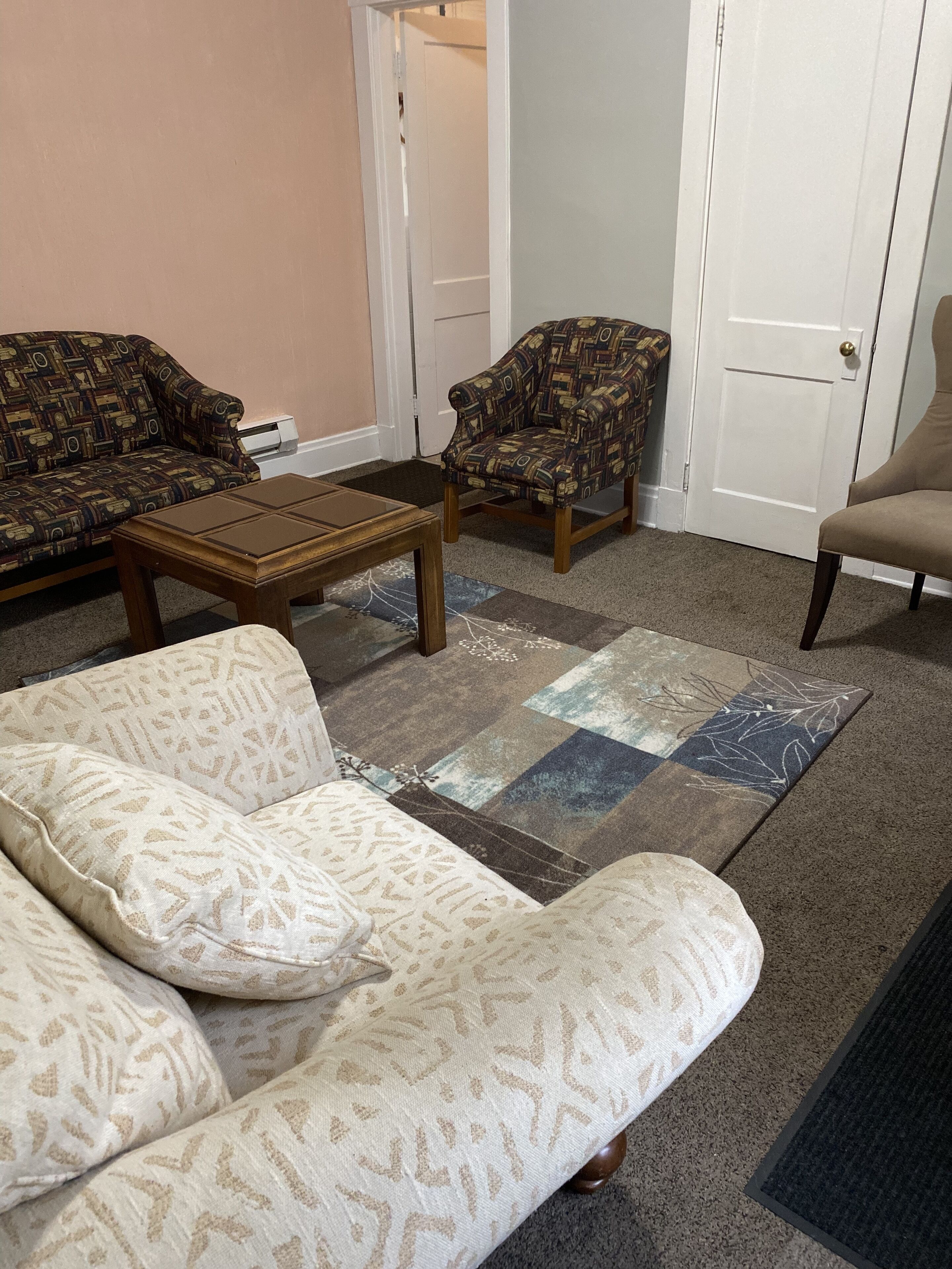 Charming 3 bedroom brick duplex. 2 floors 4 beds sleeps 6. Washer & dryer 