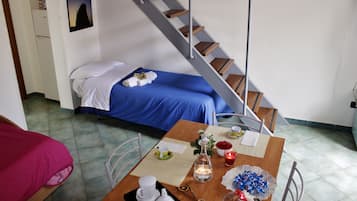 Apartment, 1 Bedroom, Balcony, Ocean View | Living room