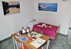 Apartment, 1 Bedroom, Balcony, Ocean View | Dining room - Apartment in old Building (Santa Cesarea Terme)