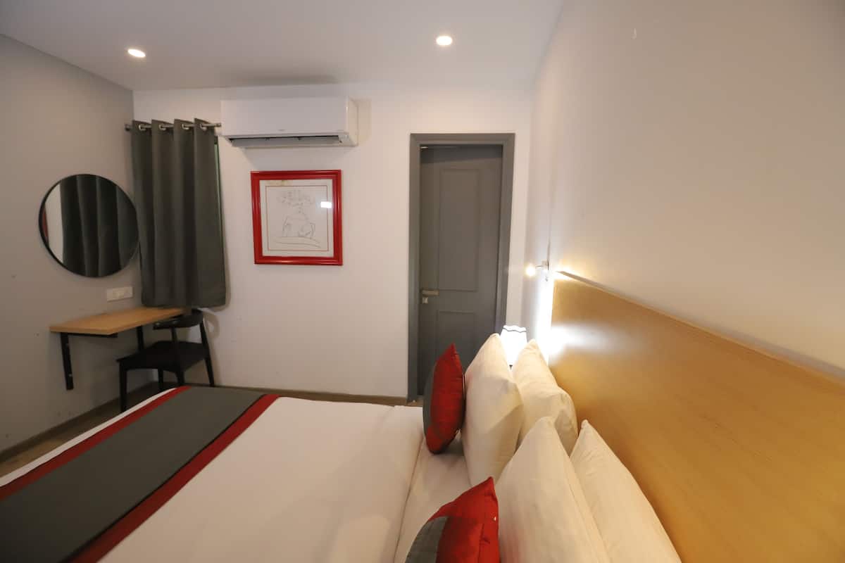 Premium bedding, memory-foam beds, in-room safe, desk
