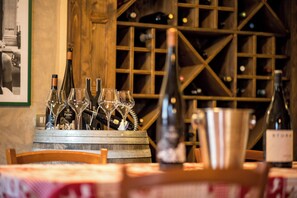 Cabaña, 1 habitación, para fumadores, patio | Restaurantes