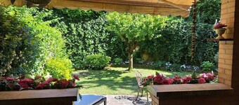 STATELY APARTMENT, VACATION HOME TRAVEL PAINTINGS, BOLOGNA,