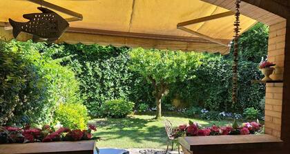 STATELY APARTMENT, VACATION HOME TRAVEL PAINTINGS, BOLOGNA,