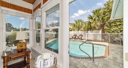 Island home on Kings Bay - manatees at the dock!