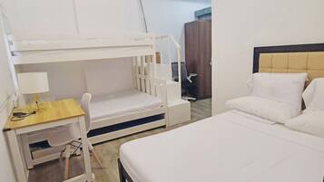 1 bedroom, desk, WiFi, bed sheets