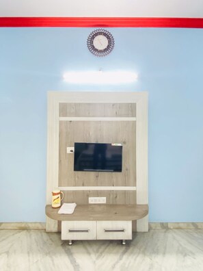 Interior - Shree Shyam Kunj (Varanasi)