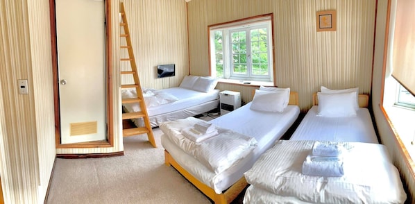 5 bedrooms, desk, free WiFi, bed sheets