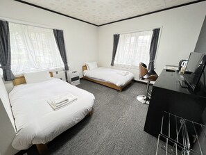 5 Schlafzimmer, Schreibtisch, kostenloses WLAN, Bettwäsche