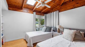 4 bedrooms, iron/ironing board, travel cot, WiFi