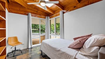 4 bedrooms, iron/ironing board, travel cot, WiFi