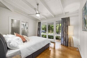 4 bedrooms, iron/ironing board, travel cot, WiFi - Bonvarly Guest House (Bonville)