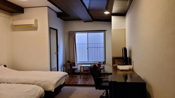 1 bedroom, desk, free WiFi, bed sheets