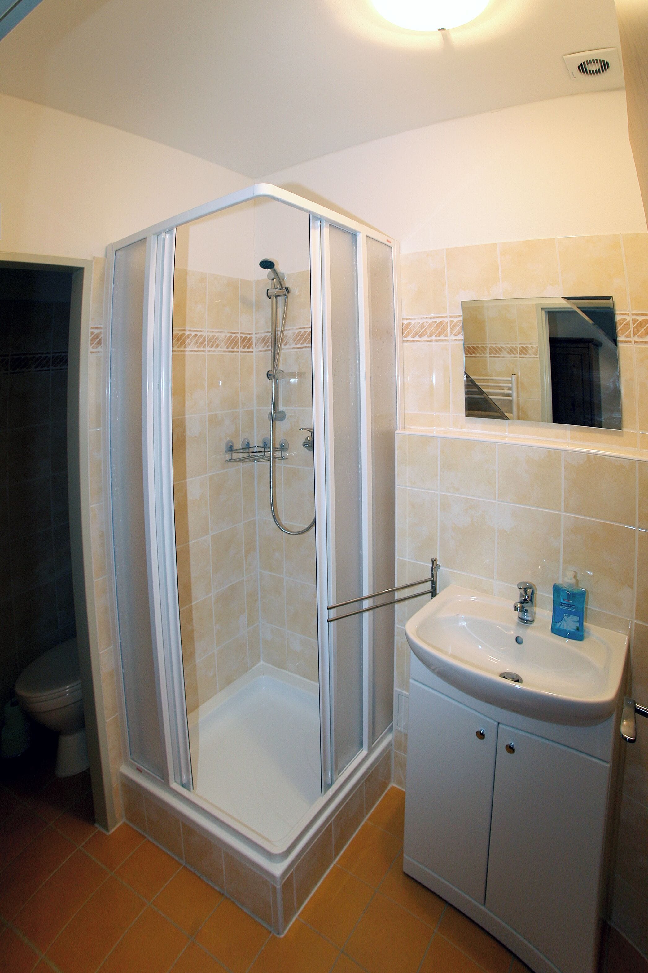 Triple Room | Bathroom | Shower, rainfall showerhead, hair dryer, towels