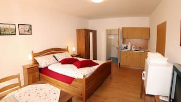 Double Room | Soundproofing, free WiFi, bed sheets