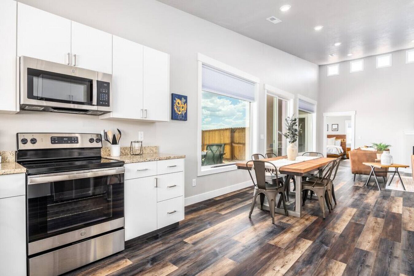 Airy+new+red rock+rare amenities (Horseshoe Bend)