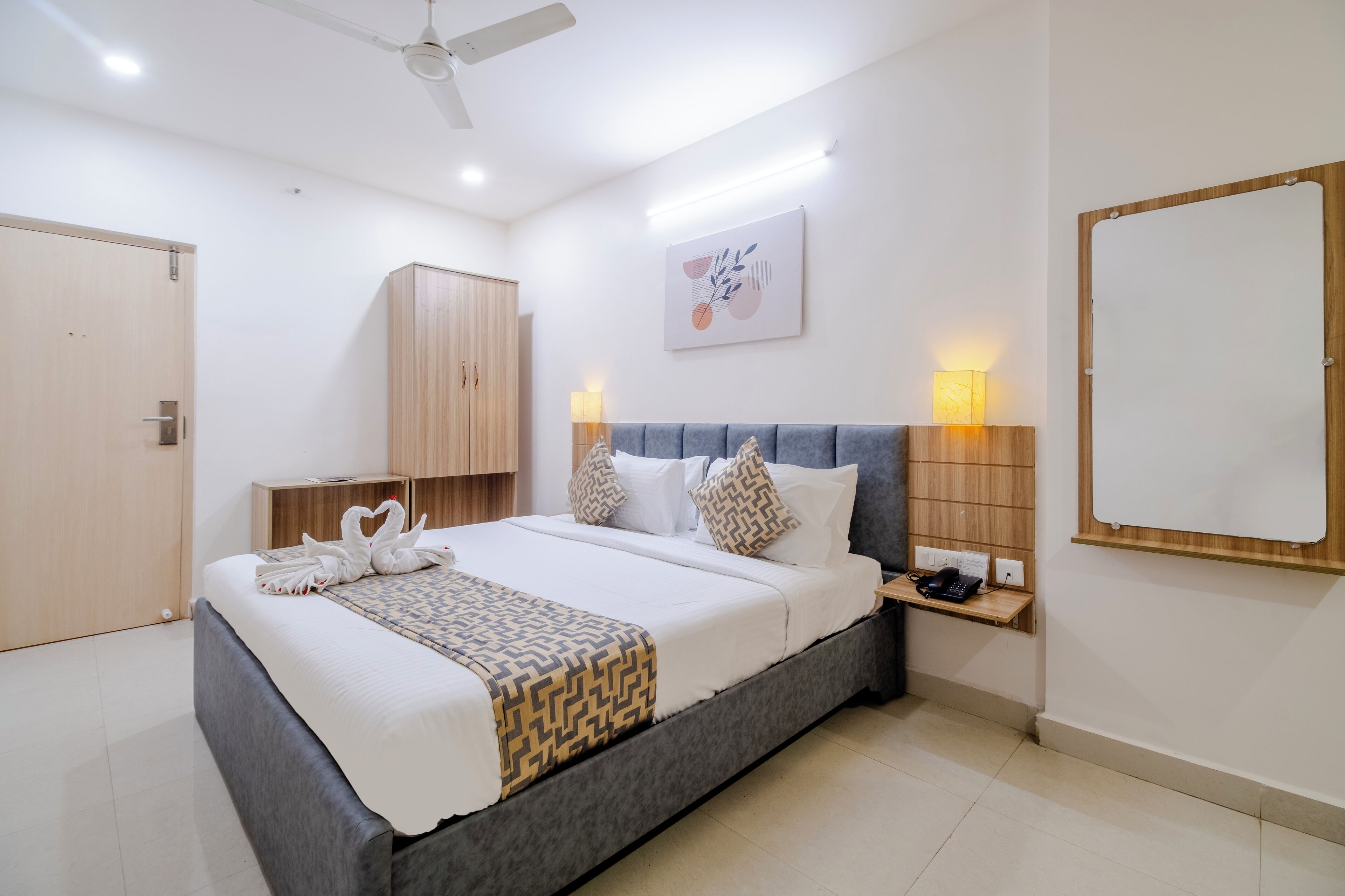 Presidential Room | Laptop workspace, iron/ironing board, rollaway beds, free WiFi