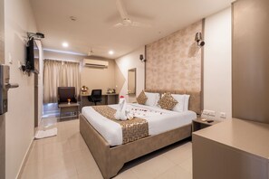 Deluxe-Zimmer | 1 Schlafzimmer, laptopgeeigneter Arbeitsplatz, Bügeleisen/Bügelbrett