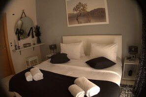 3 bedrooms, iron/ironing board, WiFi, bed sheets - Modern House  in Chania (Χανια)