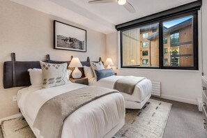 2 Schlafzimmer, Reisekinderbett, WLAN, Bettwäsche